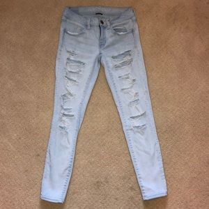 American Eagle light wash ripped skinny jeans